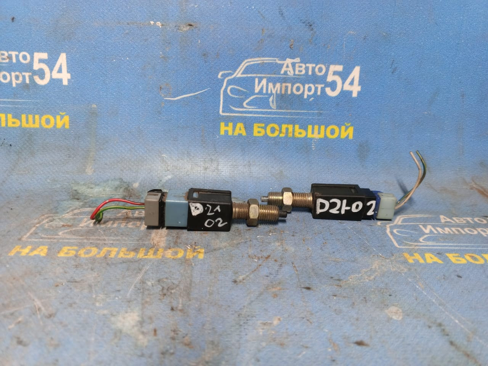 Датчик педали тормоза NISSAN TERRANO 1992