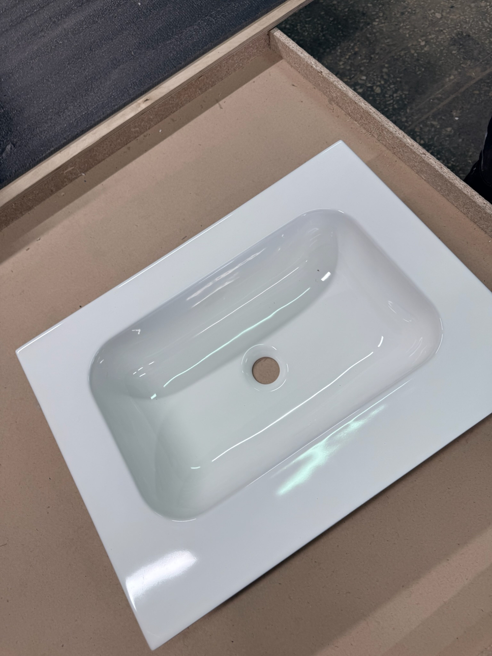 Раковина Ceramica Nova Element 610x457x137, без отв. под смеситель