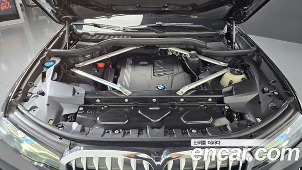 BMW X7 xDrive 40i Design Pure Excellence 6-Seater — 2021