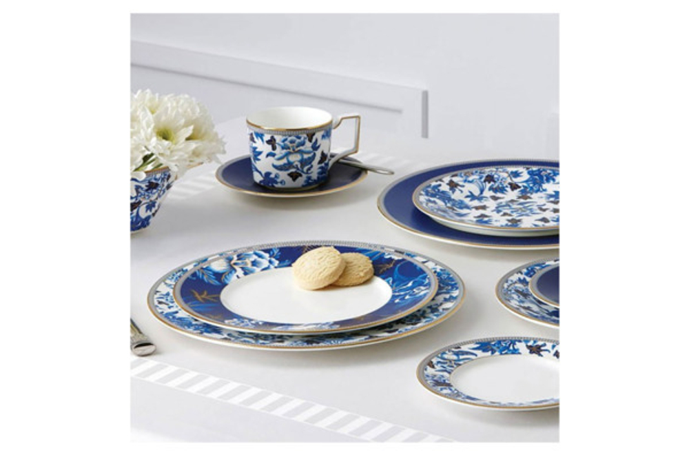 Тарелка акцентная Wedgwood Гибискус 23см