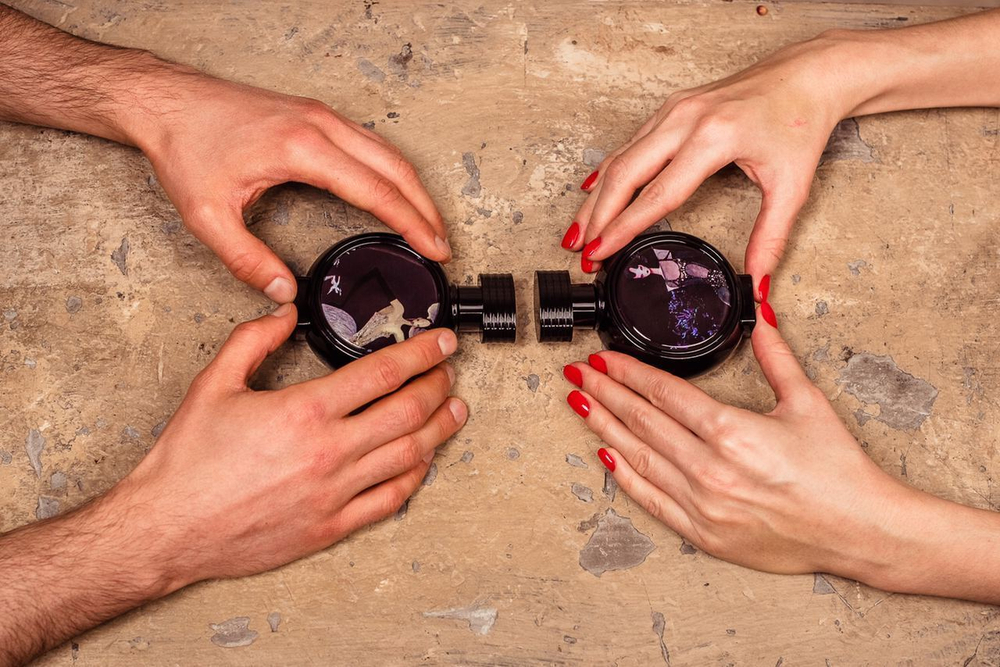 HAUTE FRAGRANCE COMPANY Парфюмерная вода Devils Intrigue, Дьявольская Интрига