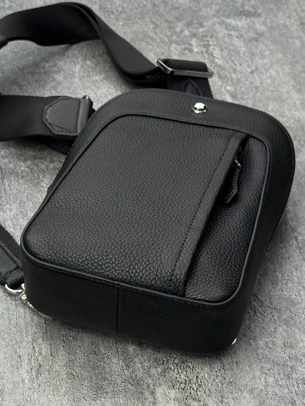 Нагрудная сумка слинг Montblanc Companion Small On