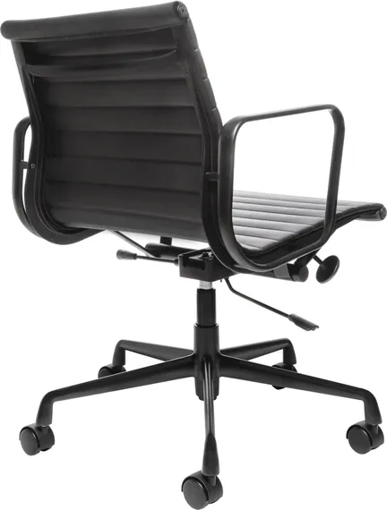 Культовое офисное кресло Eames Ribbed EA 117 из черной кожи с черным каркасом | Купить в Hallberg.ru