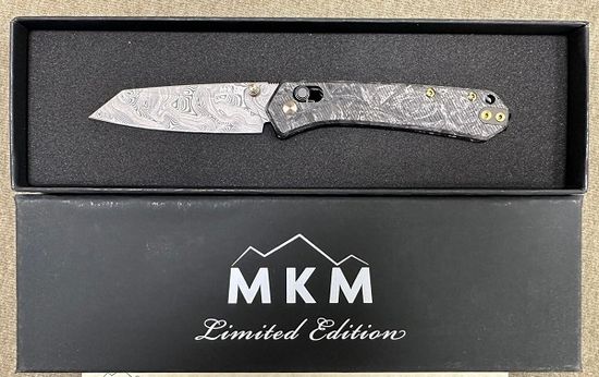 Нож скл."YIPPER", ст.DAMASCUS,кл.черн, рук.carbon fiber,отверств.д/темляка,клипса,чехол сумка