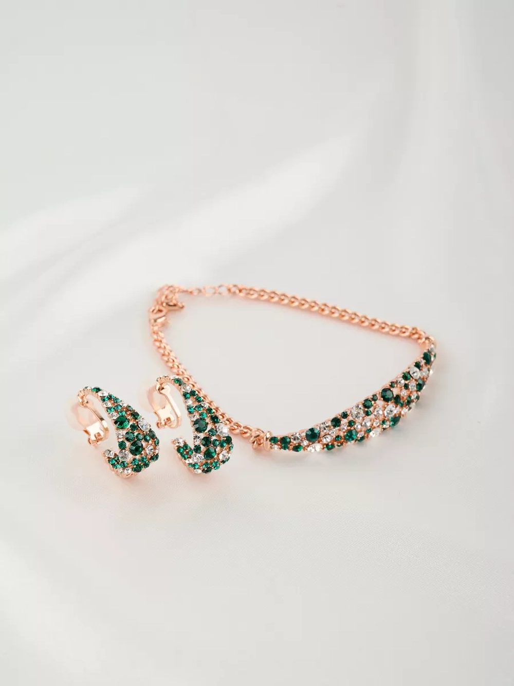 Клипсы Россыпь из зеленых камней Swarovski