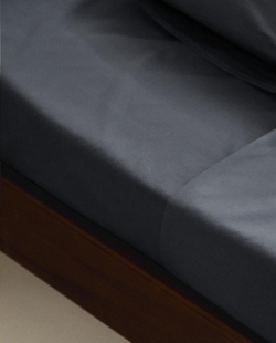 ZARA HOME НАТЯЖНАЯ ПРОСТЫНЯ ИЗ ХЛОПКА ПЕРКАЛЬ | ВЫСОТА 40 СМ (300 НИТЕЙ), ТЕМНО-СИНИЙ