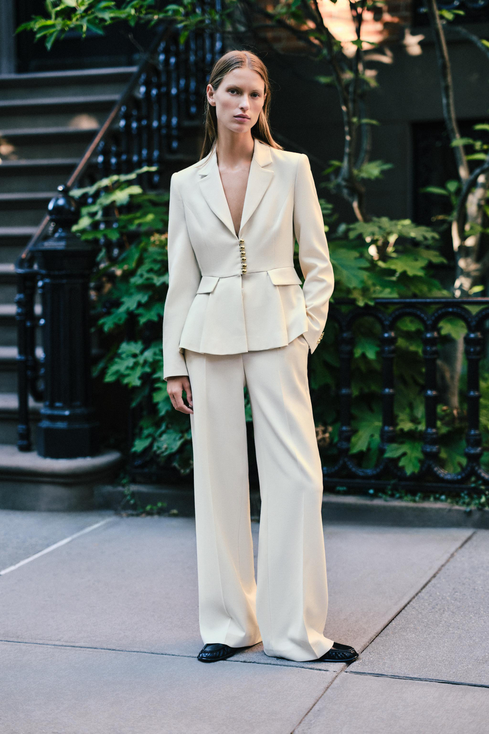 БЛЕЙЗЕР С БАСКОЙ И ПОДПЛЕЧНИКАМИ — ZARA