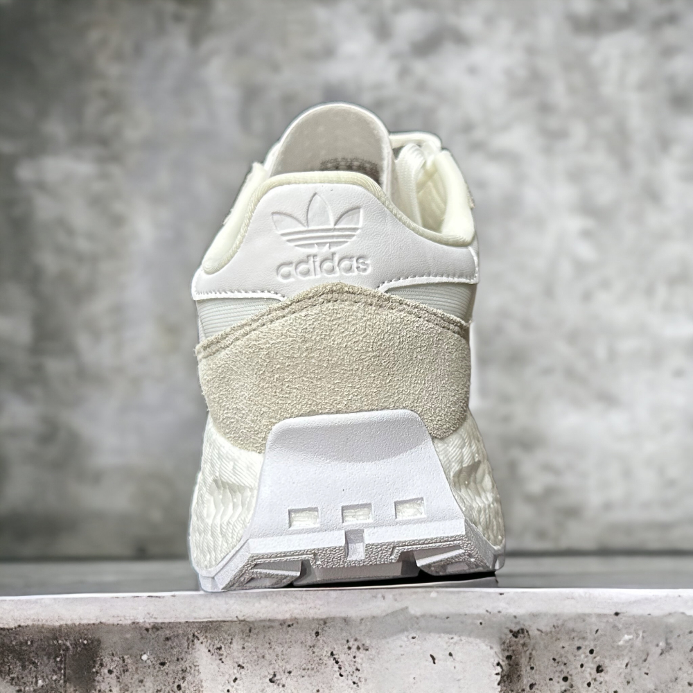 Adidas Retropy E5 • White