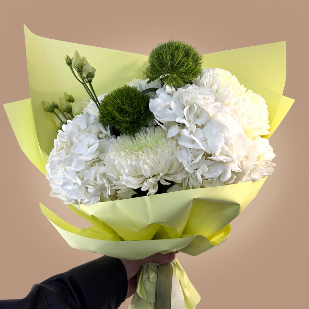 Хризантемы и гортензии Lime and White