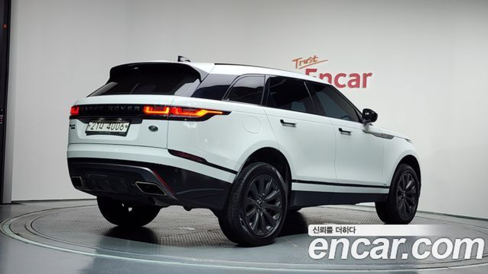 Land Rover Range Rover Velar 3.0 D300 R-Dynamic SE — 2018