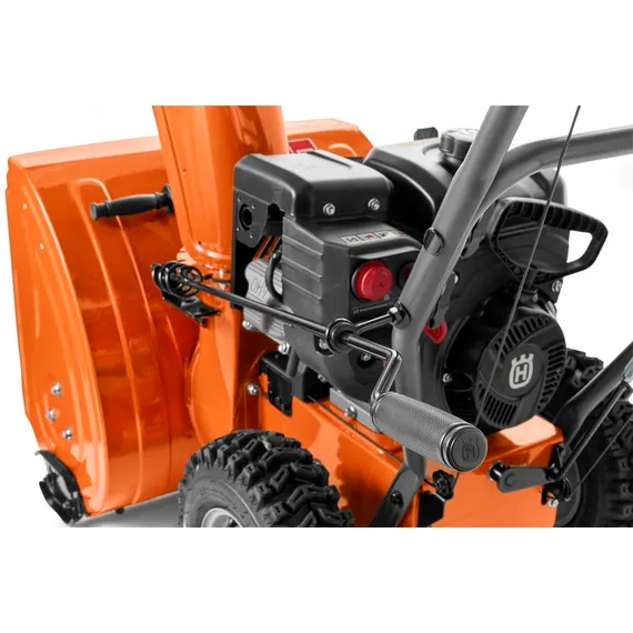 Бензиновый снегоуборщик "HUSQVARNA" ST 124