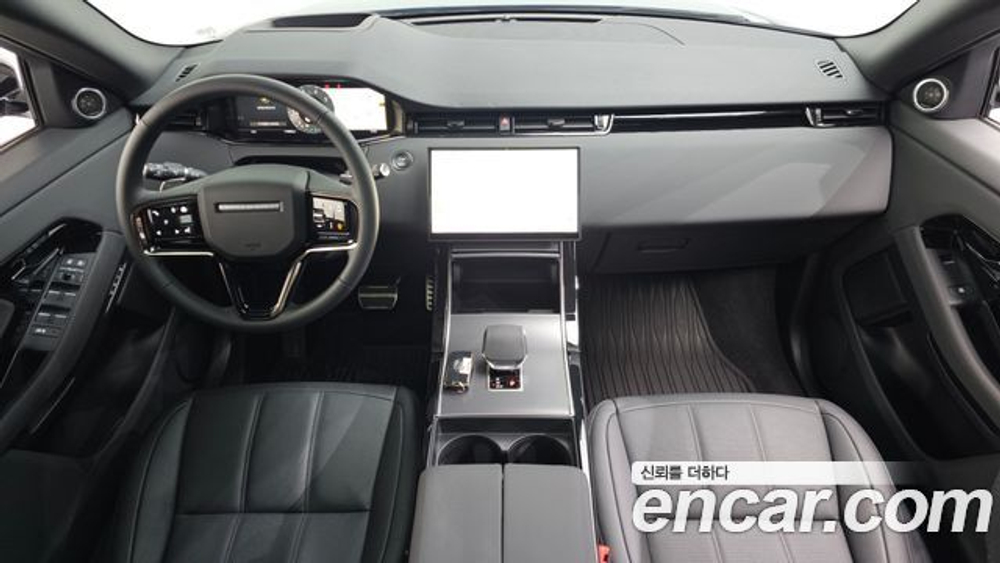 Land Rover Range Rover Evoque P250 Dynamic SE — 2025