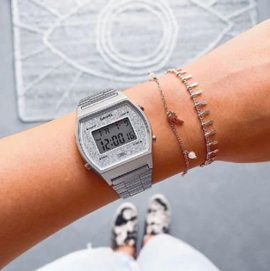 Наручные часы Casio B640WDG-7E