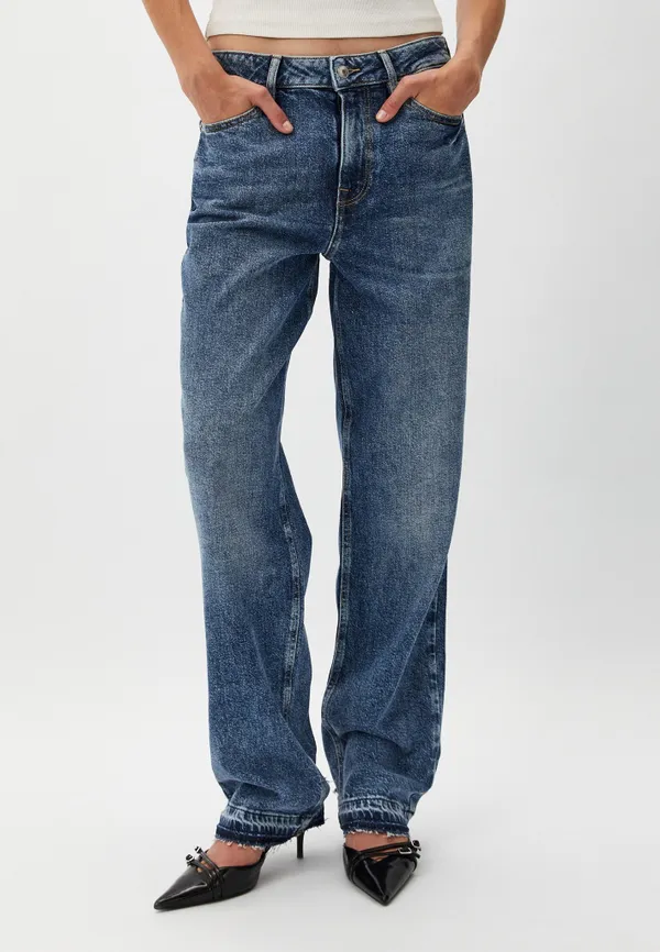 Джинсы RELAXED женские GUESS