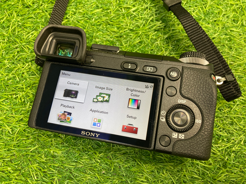 Sony NEX-6 kit 16-50mm 13.000 кадров