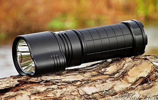 Мощный фонарь Fenix TK51 Spot and Flood 1800 люмен