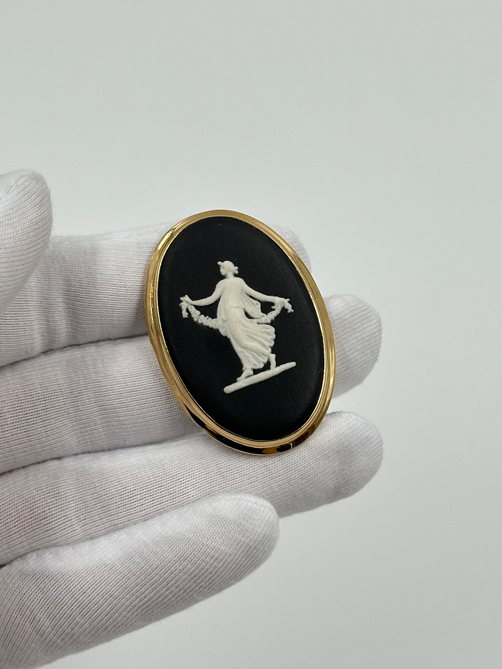 Брошь Wedgwood чёрная