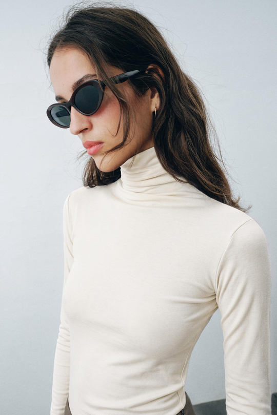 ZARA ФУТБОЛКА С ВЫСОКИМ ВОРОТНИКОМ, ЭКРЮ