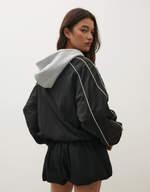 Женская легкая куртка с контрастной отделкой - BERSHKA