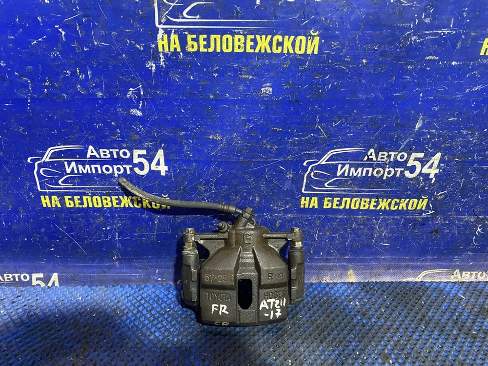 Суппорт тормозной передний правый TOYOTA CARINA 1998