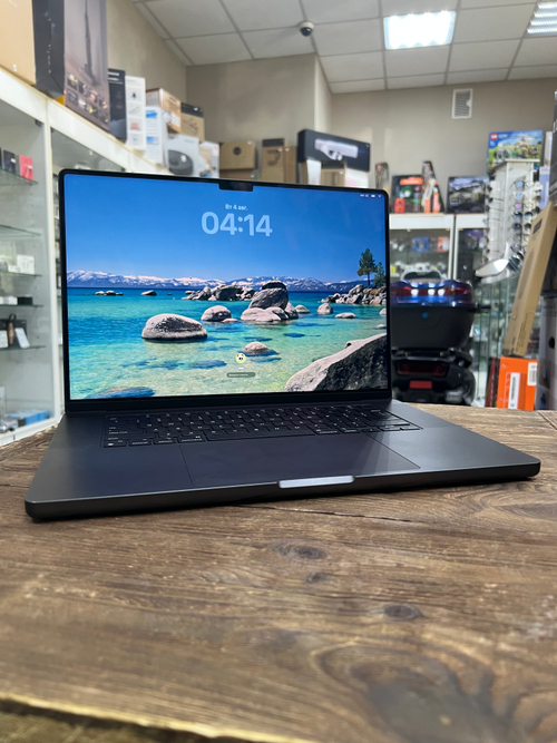 Б/У MacBook Pro 16 2023 M4 max/128/2 Tb