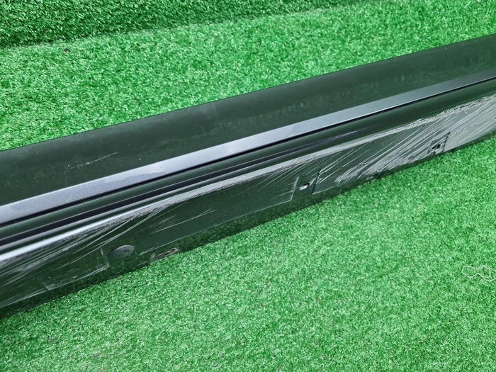 Накладка порога правая BMW 1er F40 (19-нв) M-paket