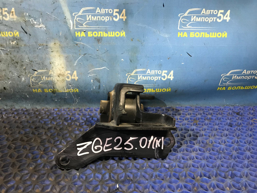 Подушка двигателя TOYOTA WISH 2010