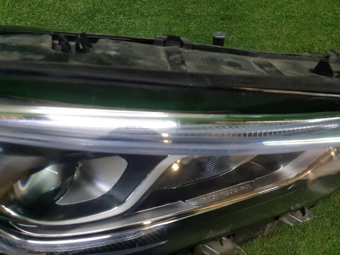 Фара правая Mercedes GLA H247 (2020-2023) LED