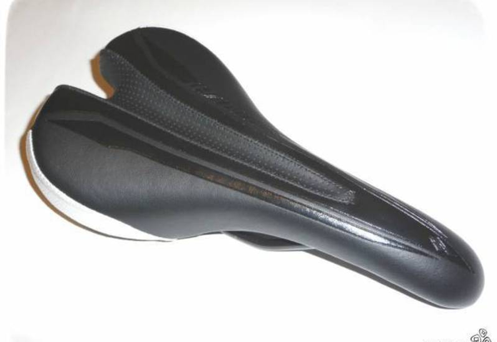 Cедло Specialized Body Geometry Hardrock, steel rails, 143mm