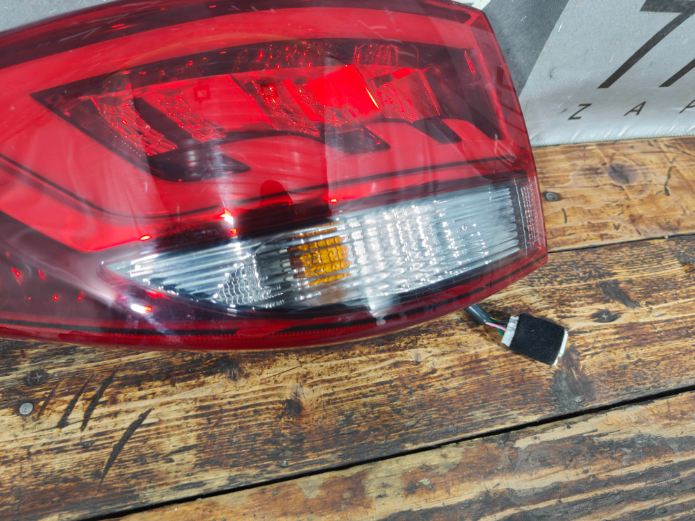 Фонарь задний левый LED Kia Rio 4 (FB) 20-нв Б/У Оригинал 92401H0600
