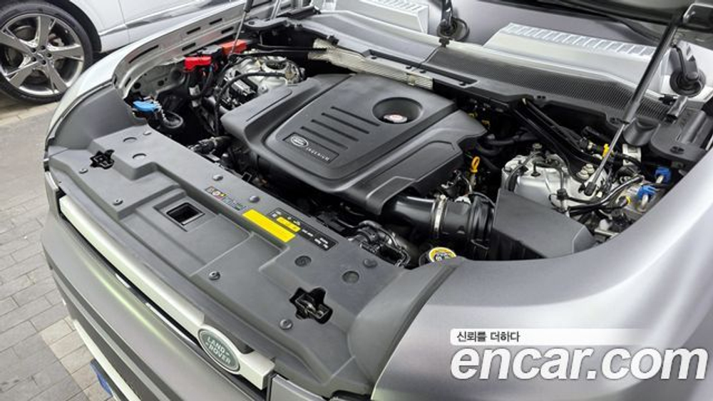 Land Rover Defender 110 D240 SE — 2020