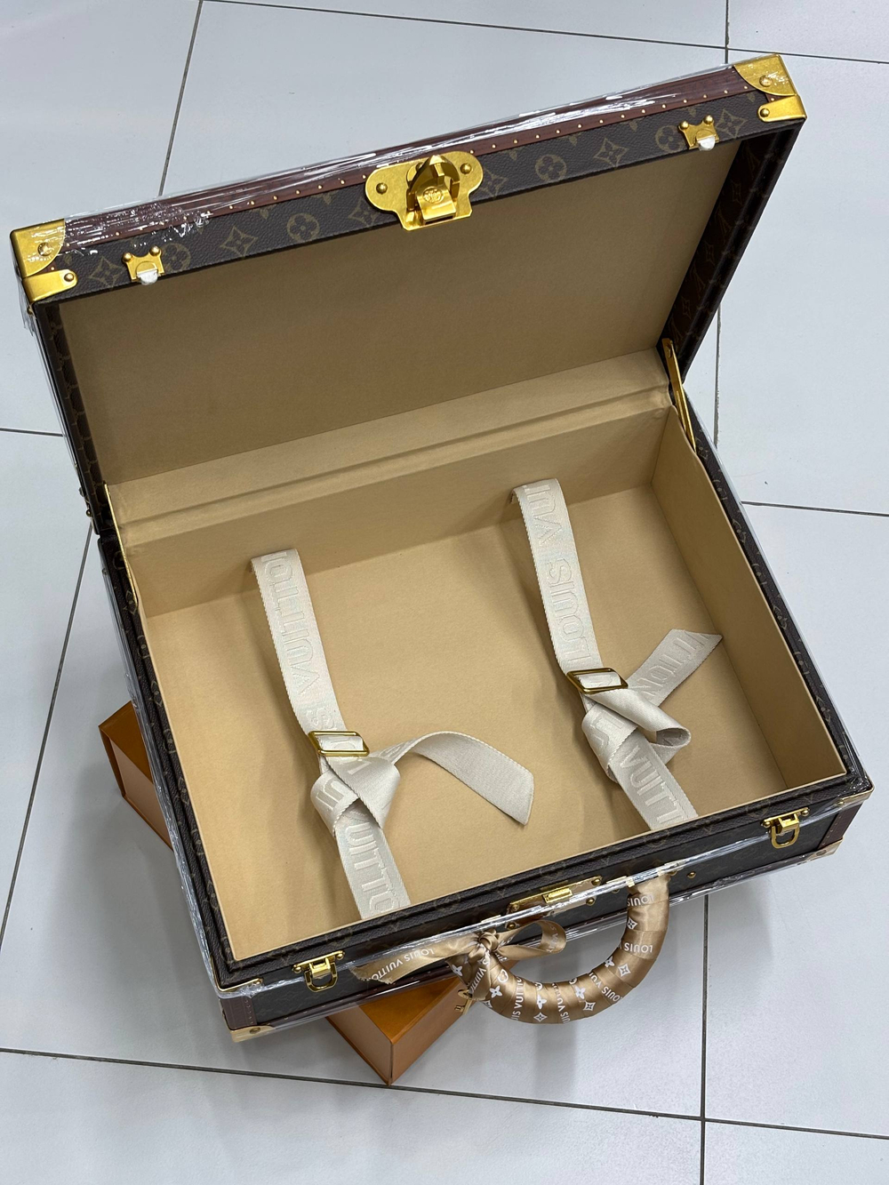 Чемодан Louis Vuitton