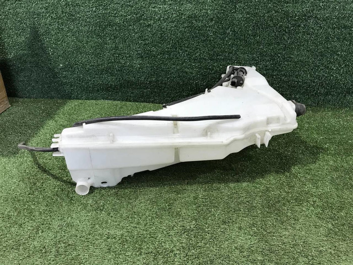 Бачок омывателя Range Rover Sport 2 L494 (2013-2022)