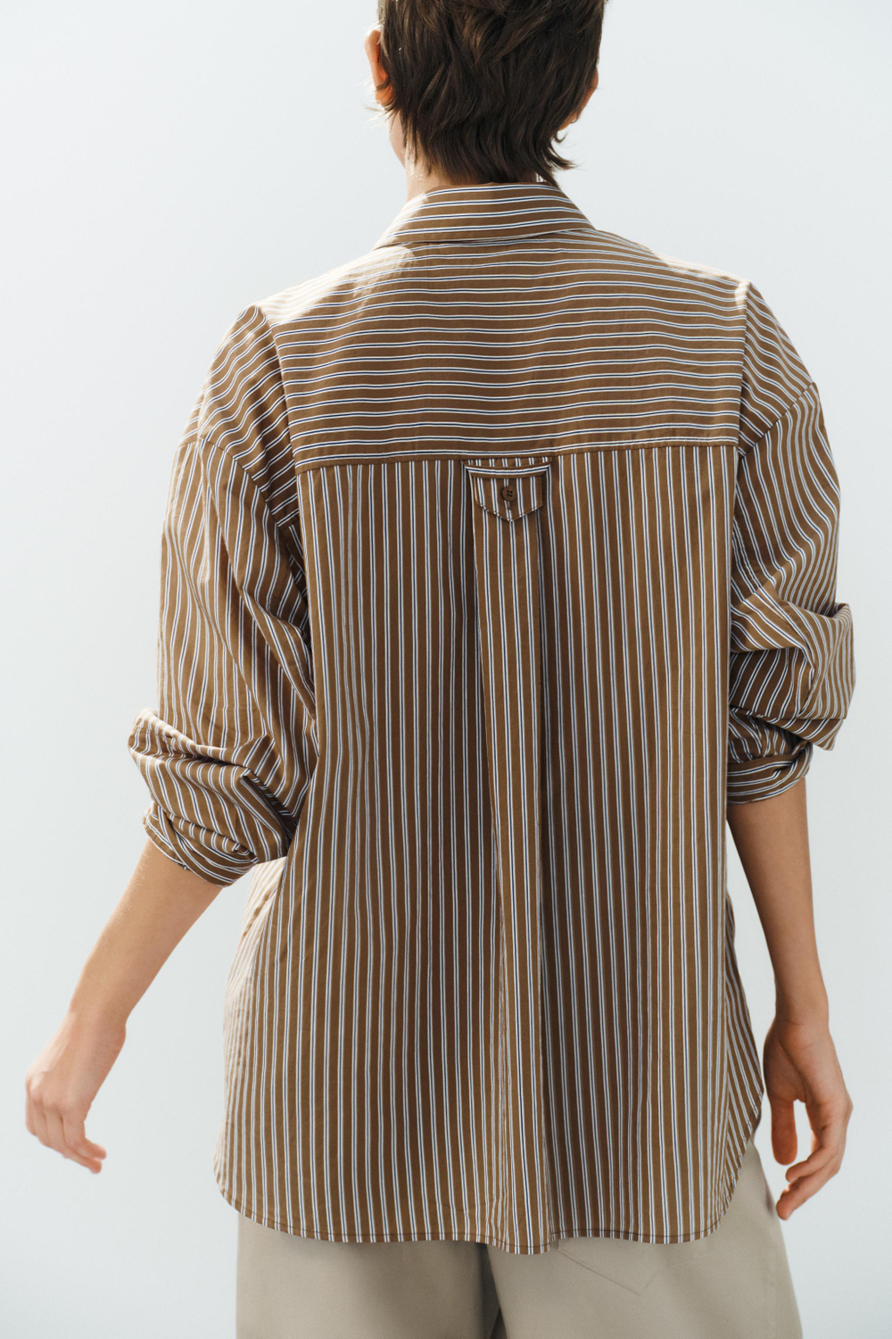 РУБАШКА ОВЕРСАЙЗ В ПОЛОСКУ С КАРМАНОМ — ZARA