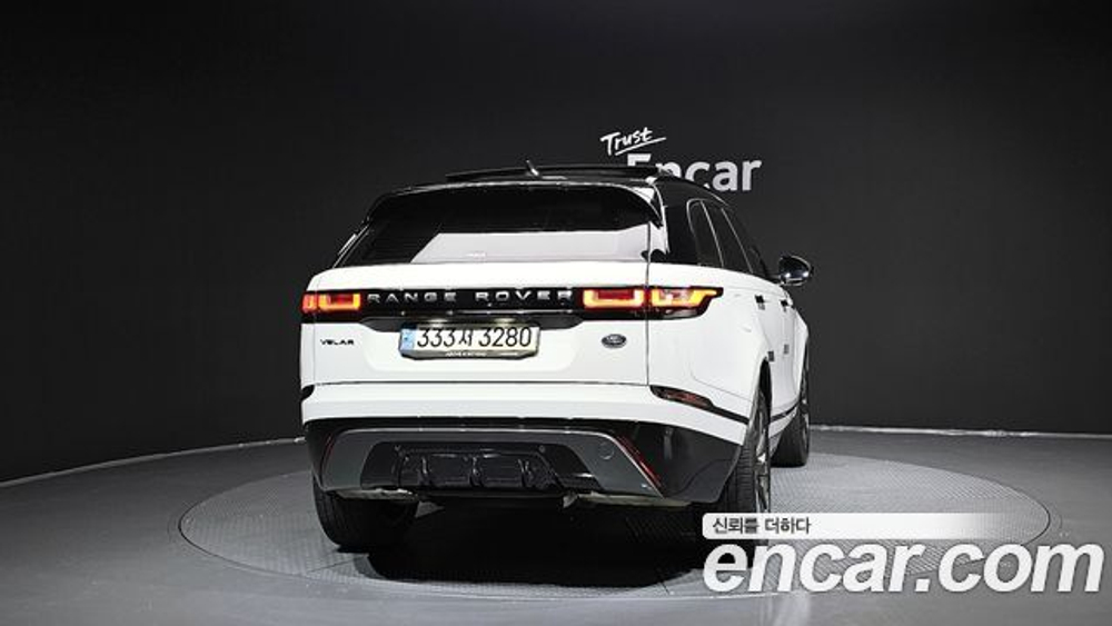 Land Rover Range Rover Velar 2.0 P250 R-Dynamic SE — 2023