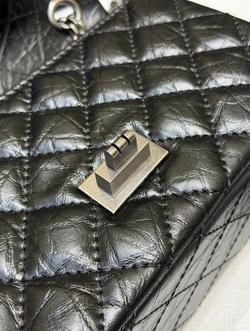 Сумка Chanel 2.55 Reissue Small чёрная из состаренной кожи премиум класса