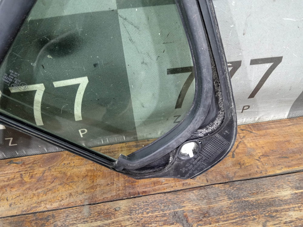 Форточка двери задней правой Skoda Rapid 1 12-20 Б/У Оригинал 5JA845214D