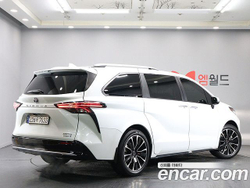 Toyota Sienna 2.5 Hybrid 2WD — 2023