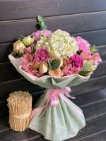 Букет в сером крафте