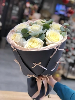 Букеты из белых роз