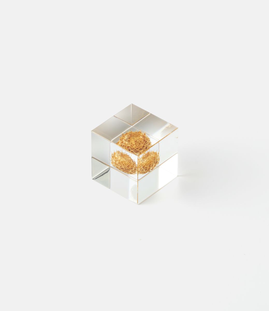 Sola Cube Basket Flower — куб из акриловой смолы
