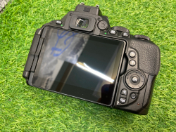 Nikon D5500 kit AF-S DX 18-55mm 3.5-5.6G VR 17.500 кадров