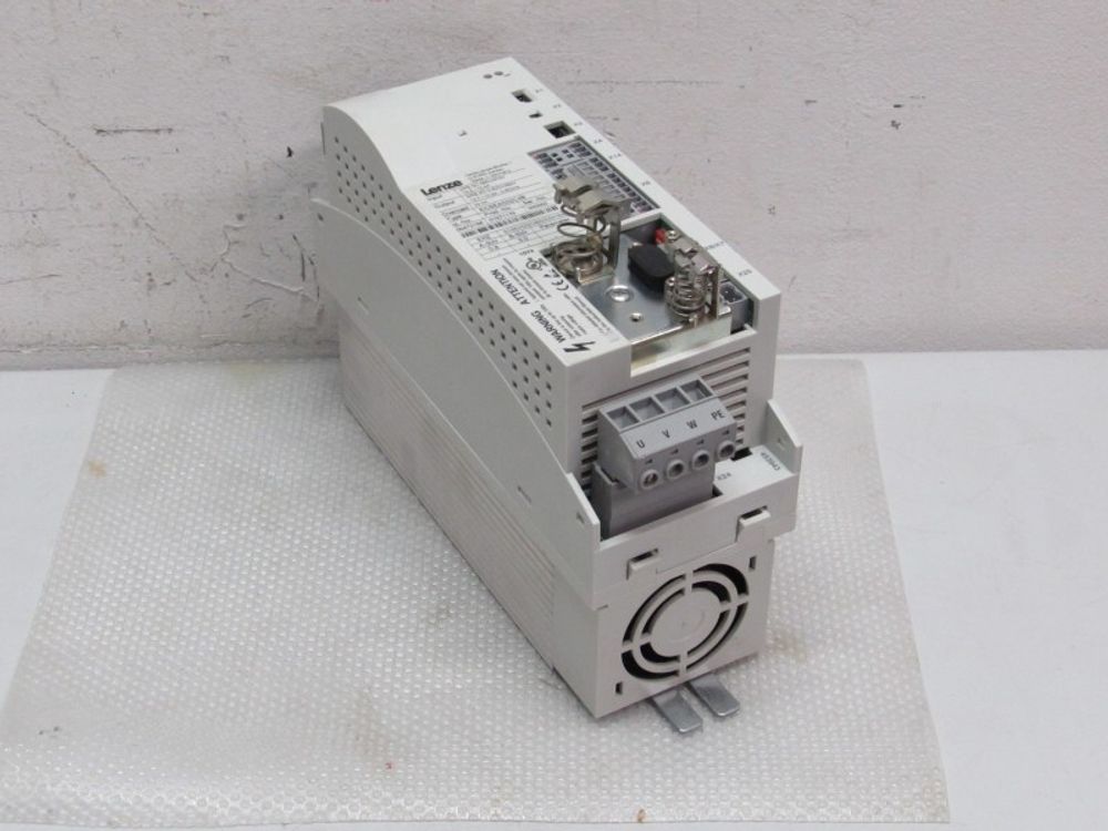 LENZE ECSEA032C4B
