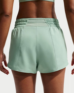 Nike One Женские шорты с подкладкой и резинкой на талии, высота пояса 8 см, из ткани Dri-FIT - NIKE