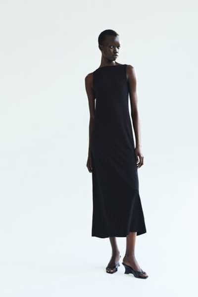 Платье с вырезом «лодочка» — без рукавов - H&M