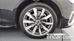 Audi A4 40 TFSI Premium — 2023