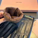 Женские перчатки Miu Miu — чёрные с золотистыми буквами — фото 4