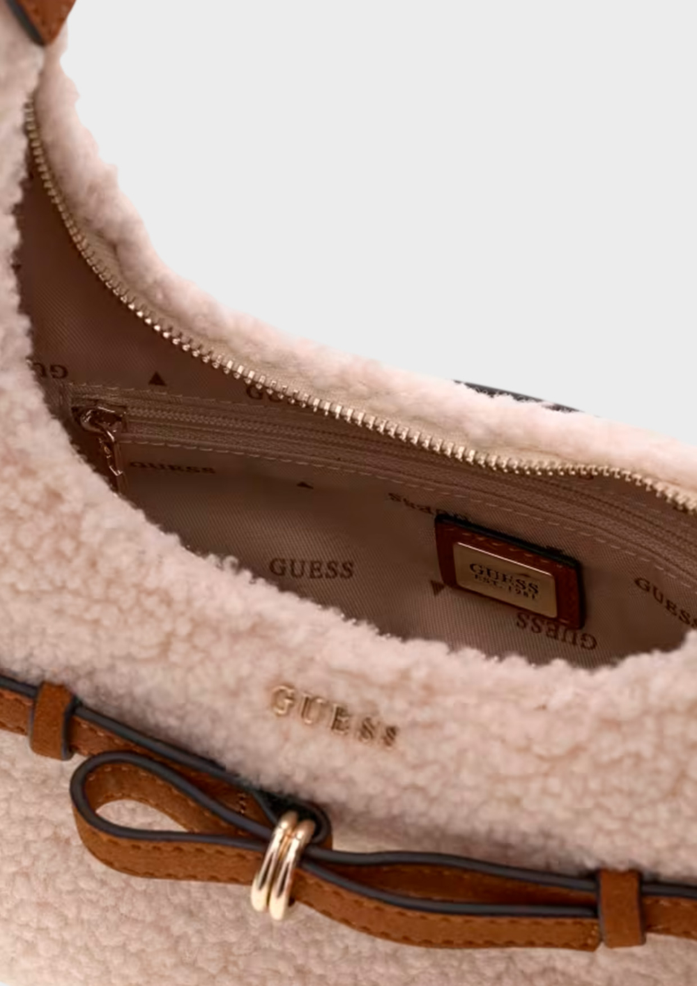 Сумка с брелком GUESS Taylor Mini