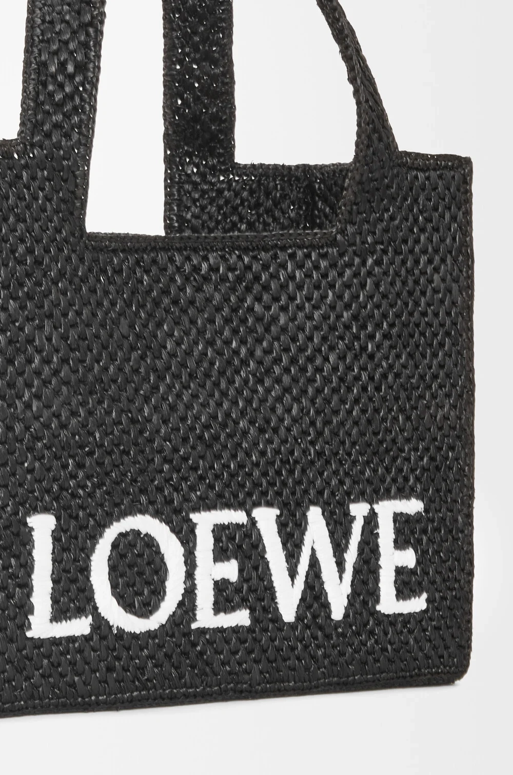 Loewe Средняя сумка-тоут LOEWE Font из рафии, черный