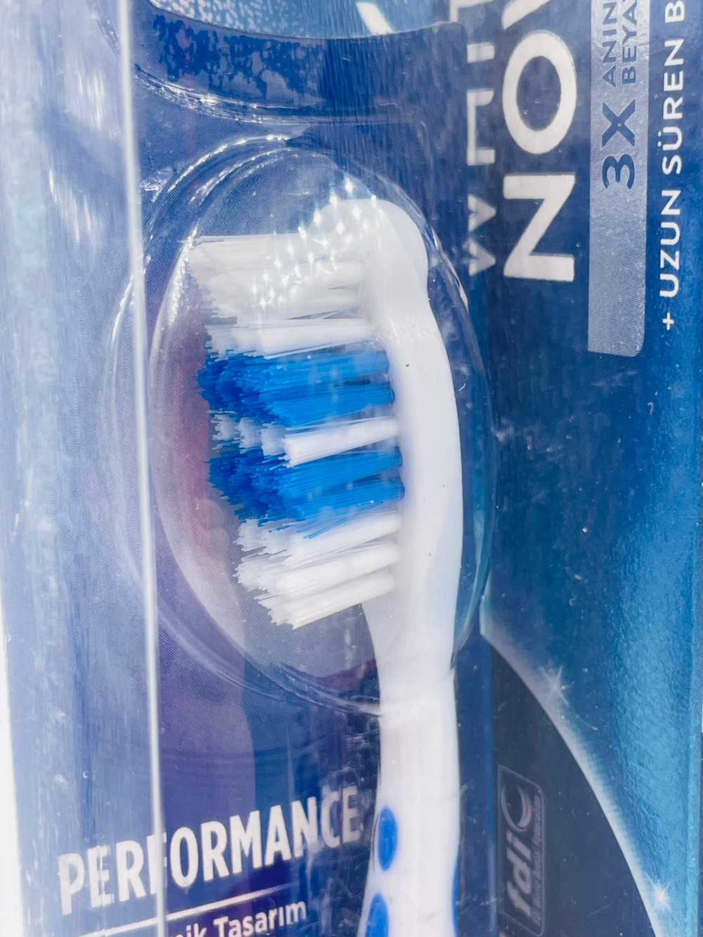 Набор Signal Зубная паста White Now Трёхкратная белизна 75 мл + зубная щетка Performance Medium 1 шт. (Франция)